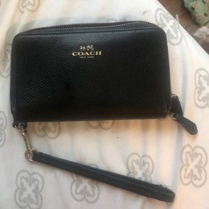 gently used black coach wristlet wallet
